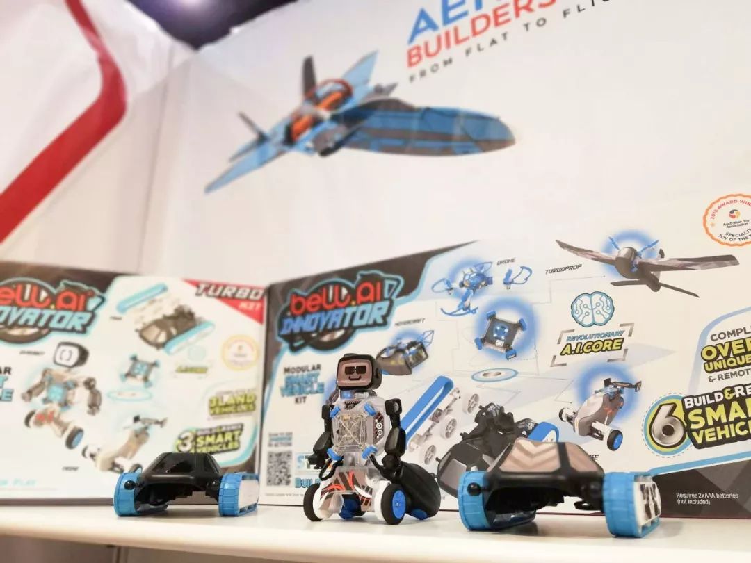 英国威廉希尔中文网在2019香港玩具展上展示的百变陆空战队